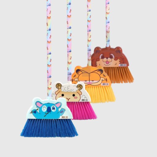 824 Animal Broom